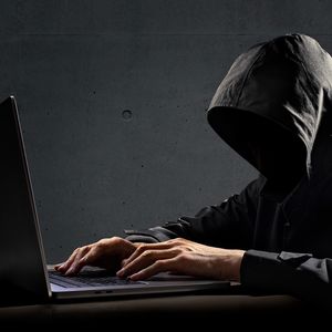 サイバー攻撃を仕掛ける悪意の第三者
